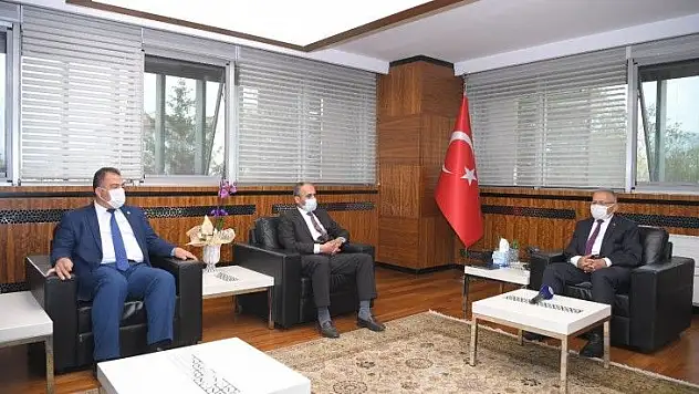 BBP heyetinden Başkan Büyükkılıç'a 'tartışmalı traktör' ziyareti