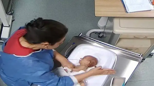 5 günlük bebeğe şiddet uygulayan hemşireden 'Bir anlık refleks' savunması