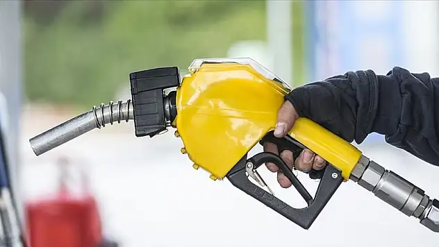 Beklenen oldu! Motorine 7.17 TL indirim geldi