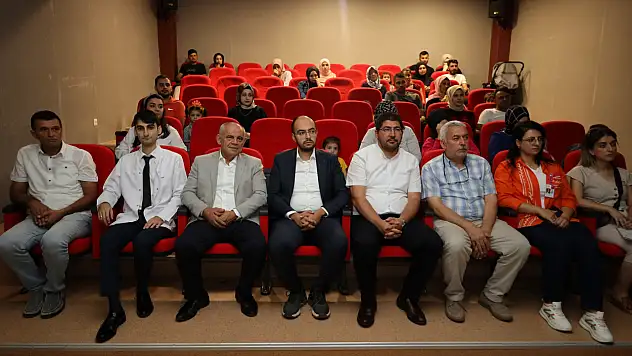 Belediye hediye dağıttı