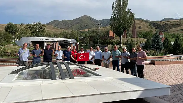 Belediye meclis üyeleri başkanla bakın nereye gitti?
