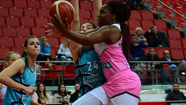 Bellona AGÜ Spor, Evinde Kazandı