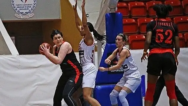 Bellona Kayseri Basketbol Adana'da kazandı