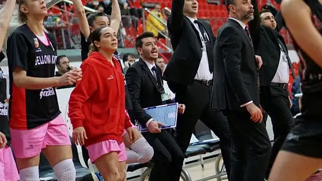 Bellona, İzmit Belediyespor karşısında