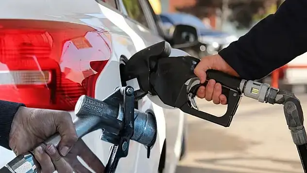 Benzine zam geldi, otogaza indirim bekleniyor
