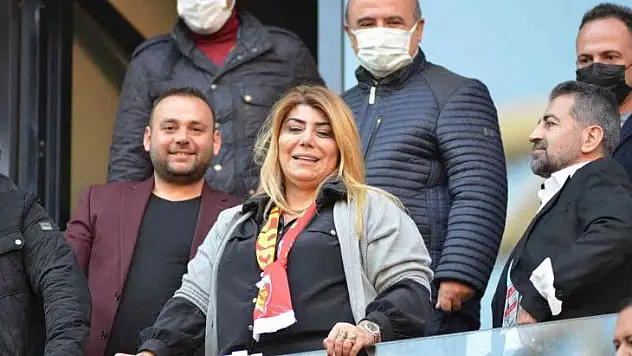 Berna Gözbaşı: '9 kişiyle tarihe geçen bir maçtı'