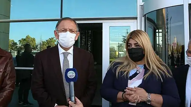 Berna Gözbaşı da Koronavirüse yakalanan Özhaseki'ye geçmiş olsun mesajı gönderdi