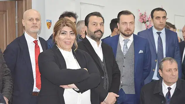 Berna Gözbaşı 'Memleketim için bu görevden geri duramam'