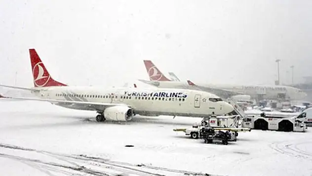 Beşiktaş kar yağışından dolayı Kayseri'ye inemedi