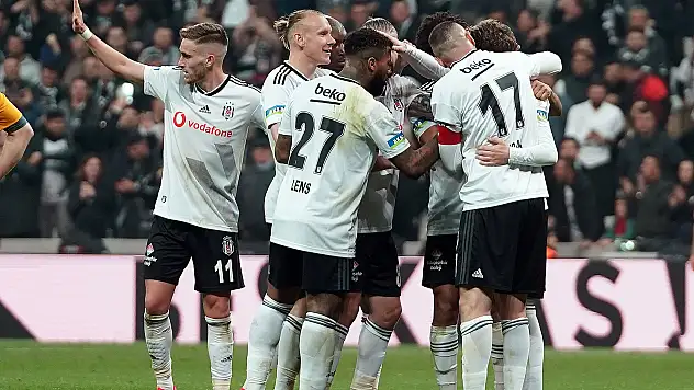Beşiktaş ta iki futbolcuda Korona çıktı