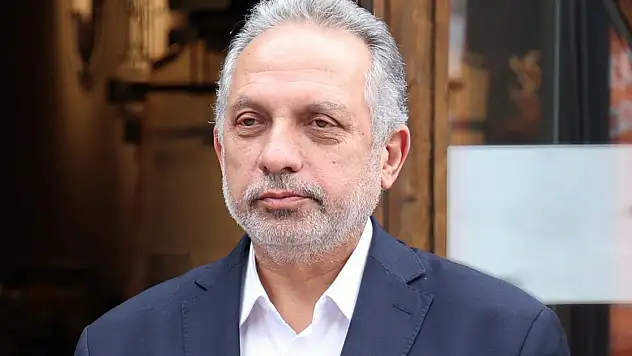 'Bin aydan daha hayırlı olan Kadir Gecemiz kutlu, ibadetlerimiz makbul olsun'