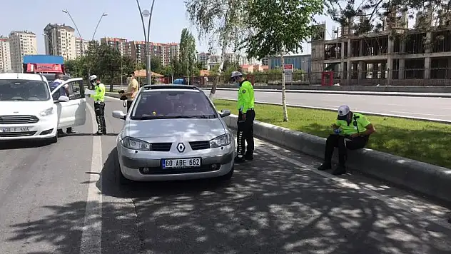 9 bin 877 kişiye ceza uygulandı