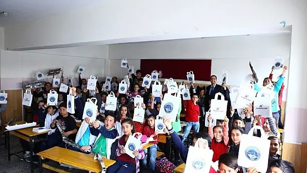 3 bin 200 öğrenciye toplu taşımanın avantajları anlatıldı