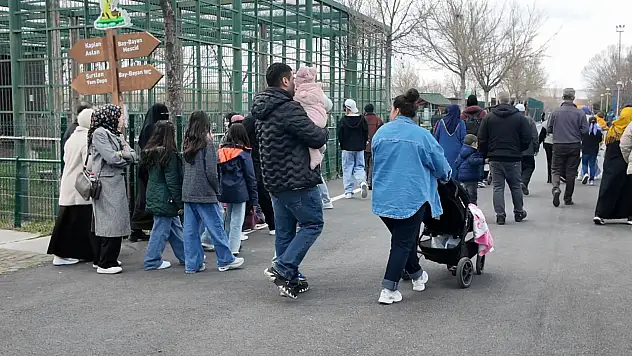 Binlerce Kayserili bayramda oraya akın etti