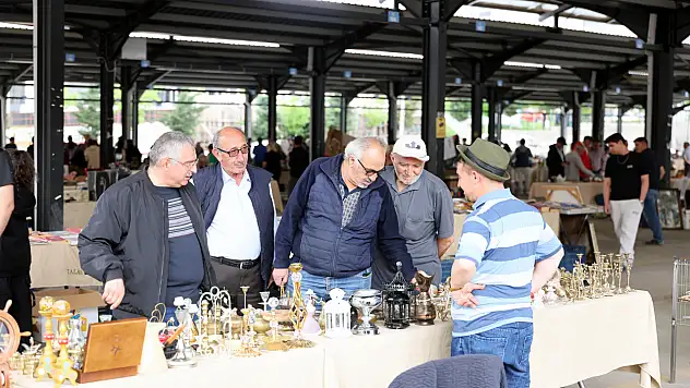 Binlerce nostaljik ürünü bir arada