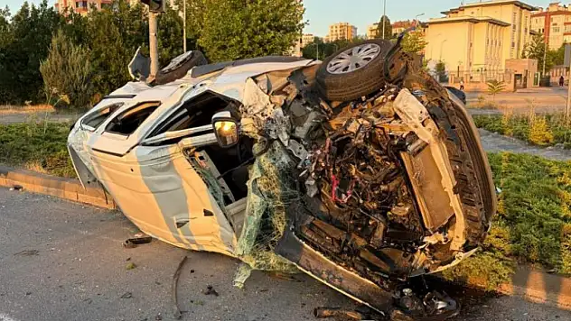 Bir anlık dikkatsizlik kazaya neden oldu! Kayseri'de 4 yaralı