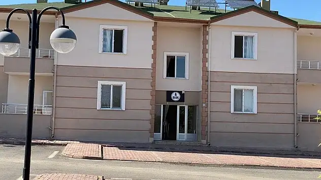 Bir asırlık İçmeceler, şifa dağıtmaya devam ediyor
