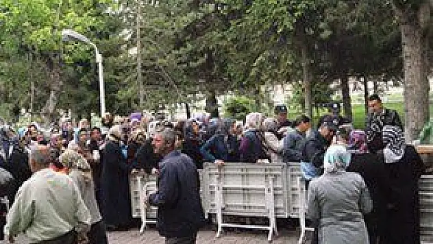 BİR TABAK PİLAV İÇİN KIYASIYA MÜCADELE!