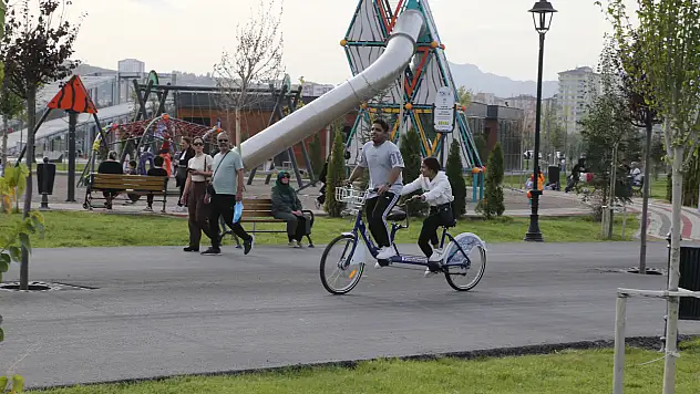 Bisiklet süremeyenler dikkat! Kayseri'de pedallar artık çift kişilik