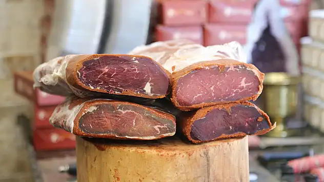 Bitmeyen tartışma- Kastamonu mu Kayseri pastırması mı?