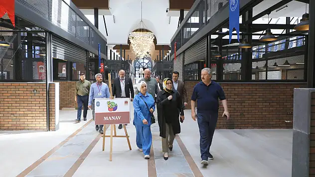 Böhürler, Kayseri'nin yeni çarşısını gezdi!