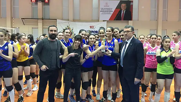 Böyle heyecan görülmedi! Kupalar sahibini buldu