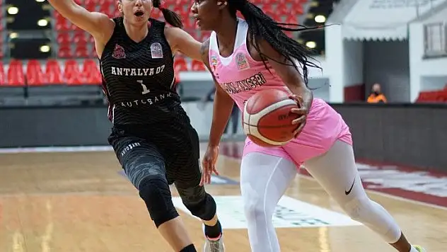 Brooque Williams  22 sayı ile oynadı
