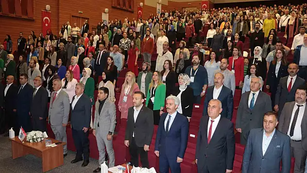 'İnsanlığı iyi yerlere taşımanın ümidindeyiz'