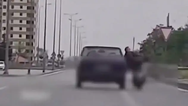 Bu görüntüler Kayseri'de çekildi! Trafik güvenliğini yok saydılar!