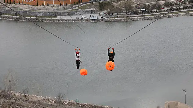 Bu kez görev için değil, adrenalin için yola çıktılar