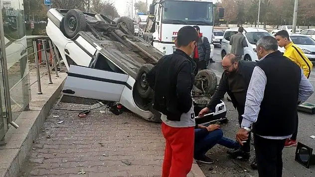 BU OTOMOBİLDEN SAĞ ÇIKTI