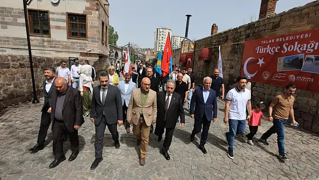 Bu sokak 'Türkçe Sokağı'