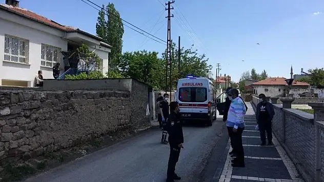 Bunalıma giren şahıs kendini asarak intihar etti
