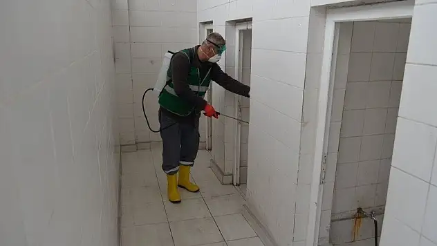 Bünyan Belediyesi Cuma namazı öncesi camileri dezenfekte etti

