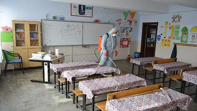 Bünyan Belediyesi okulları dezenfekte etti
