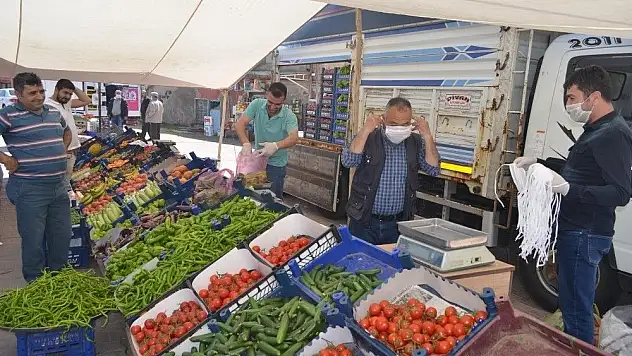 Bünyan'da pazar yerlerinde denetim ve maske dağıtım çalışmaları sürüyor