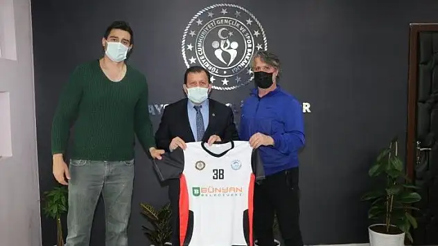 Bünyan'da voleybol heyecanı