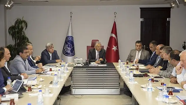Büyükkılıç daire başkanları ve müdürleri topladı