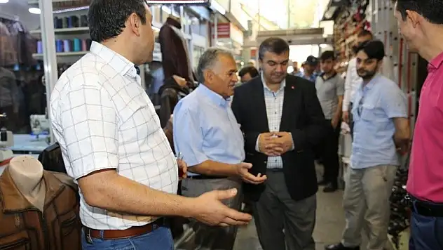 Büyükkılıç, kapalı çarşıyı ziyaret etti
