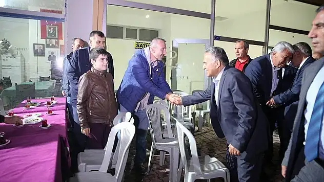 Büyükkılıç Keykubat halkı ile beraber
