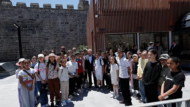 Büyükkılıç'tan Kayseri Kalesi'nde tarih dersi