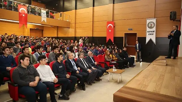 Büyükkılıç, &quotTürkiye'yi 2023 hedeflerine gençler ulaştıracak&quot