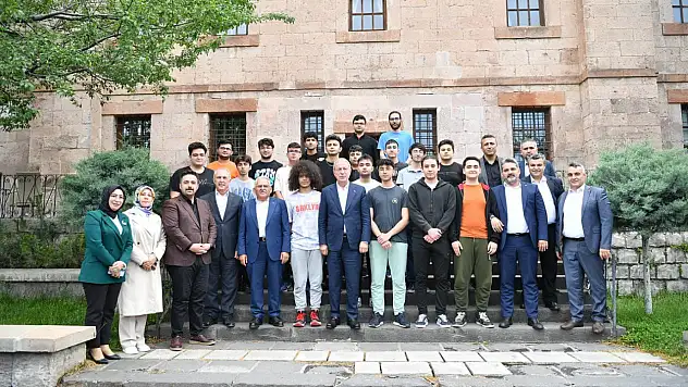 Büyükkılıç ve Akar gençlerle buluştu