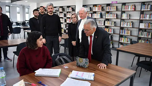 Büyükkılıç ve Bakan Yardımcısı Boyraz gençleri dinledi