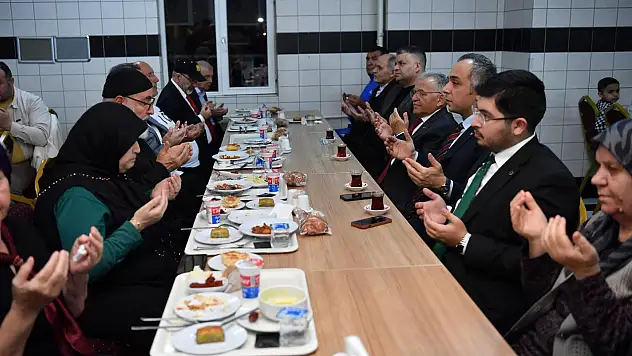 Büyükkılıç, yediden yetmişe Kayserililerle Ramazan'da buluştu