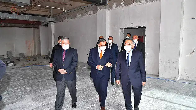 Büyükkılıç, 'Yüklenici firma işi bıraktı hastane yarım kaldı' denilen inşaatı inceledi!