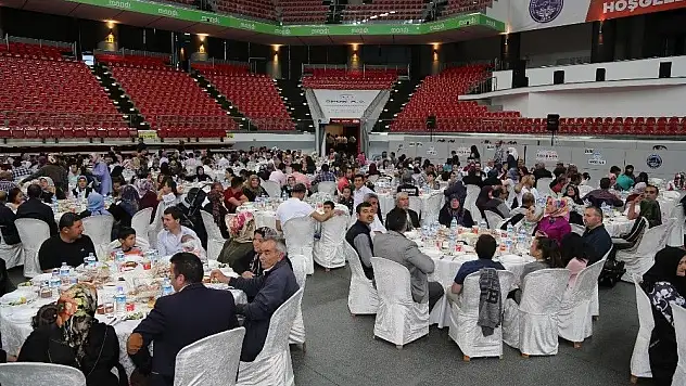 Büyükşehir ailesinin iftar programları devam ediyor
