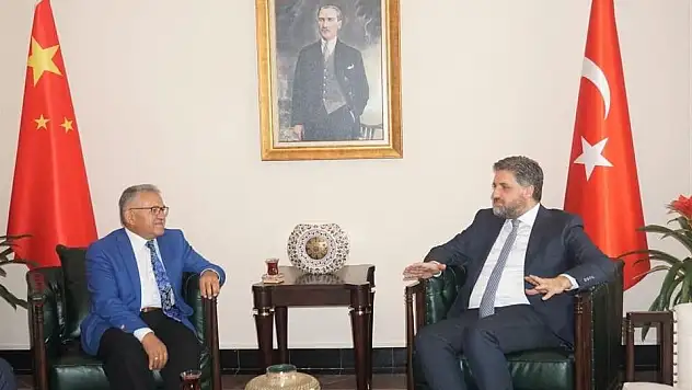Başkan Büyükkılıç, Pekin büyükelçisini ziyaret etti 