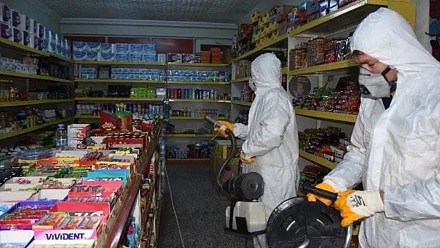 Büyükşehir belediyesi ilçeleri dezenfekte ediyor