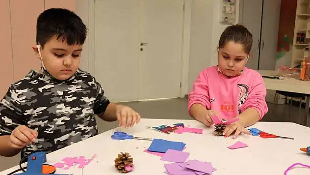 Büyükşehir Bilim Merkezi'nden öğrencilere 'bilim atölyesi'